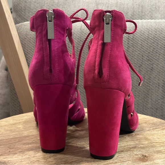 BCBG suede block heel - Picture 4 of 5